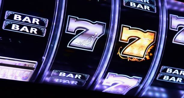 Hand history and payout summary displayed after Casino Hold'em round